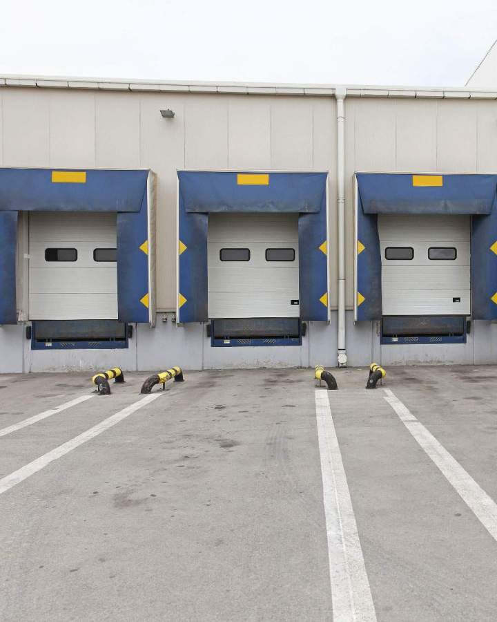 Installation de porte sectionnelle Caen
